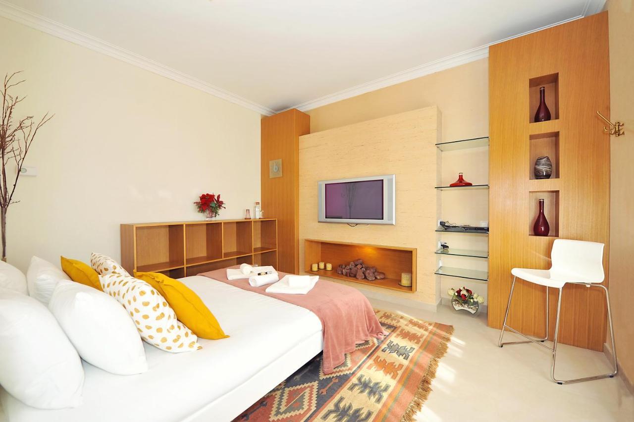Quarto Duplo com WC Partilhado