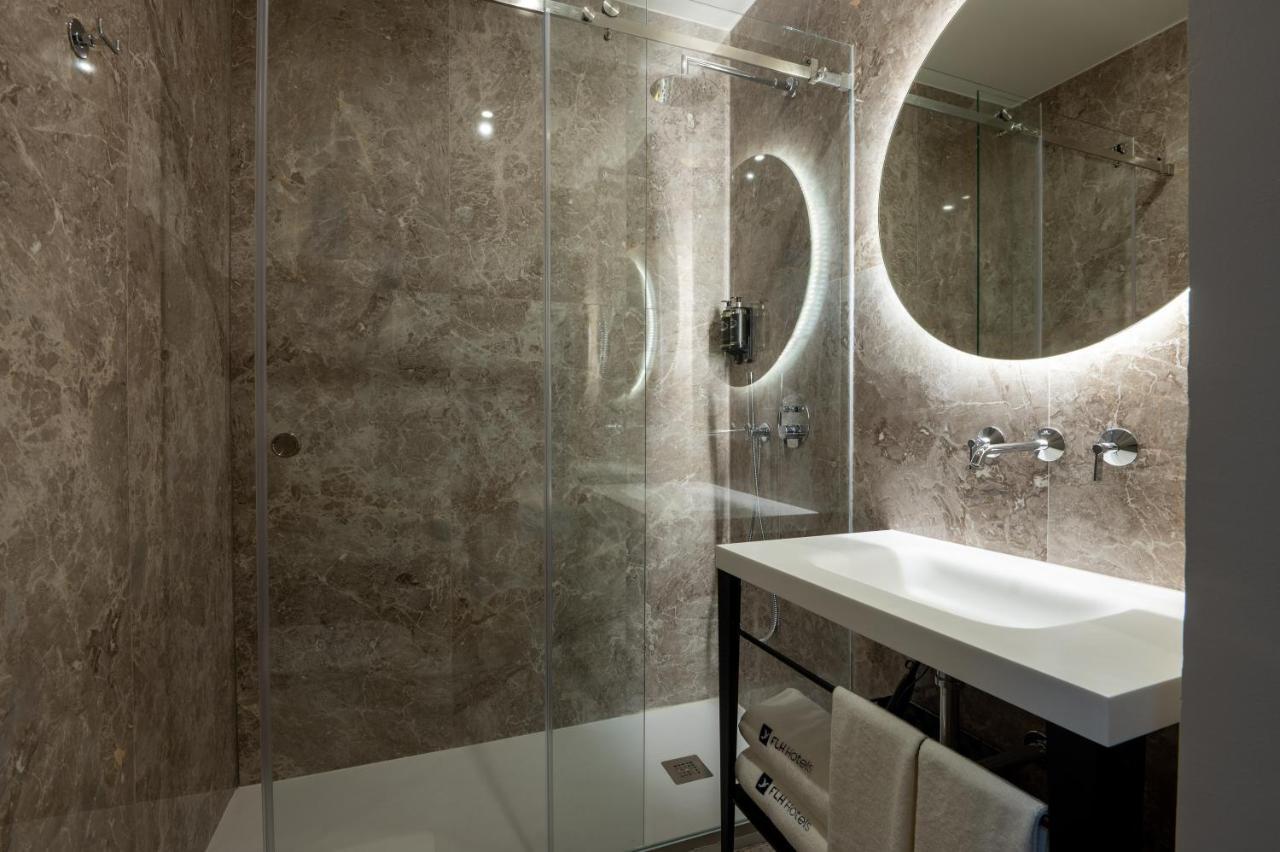 Quarto Twin com Casa de Banho Privada Externa