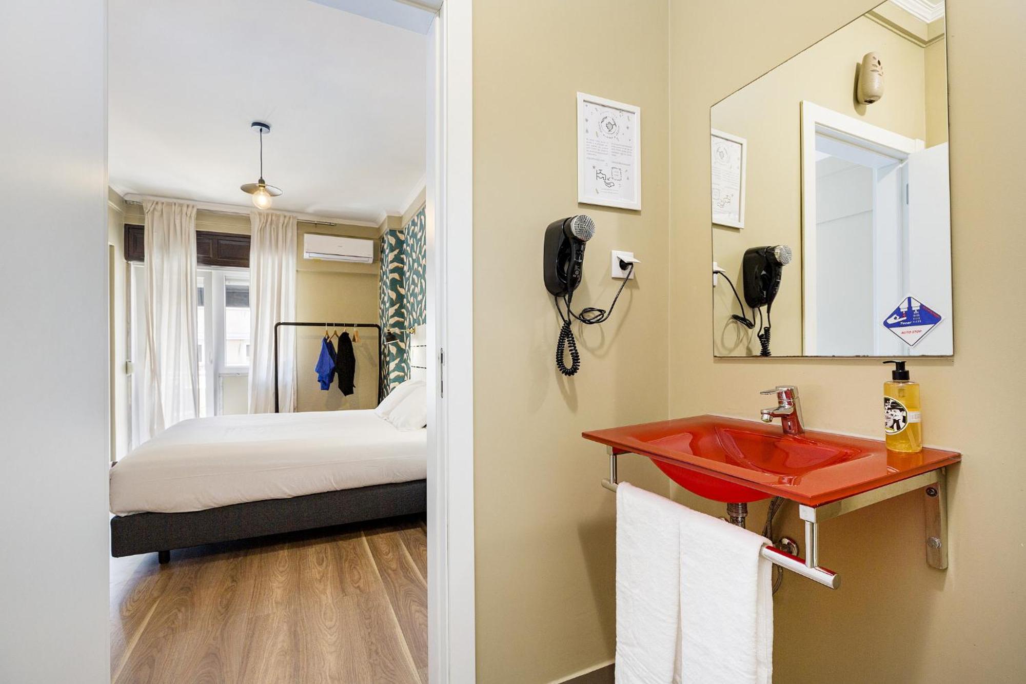 Deluxe Double Room Private Bathroom