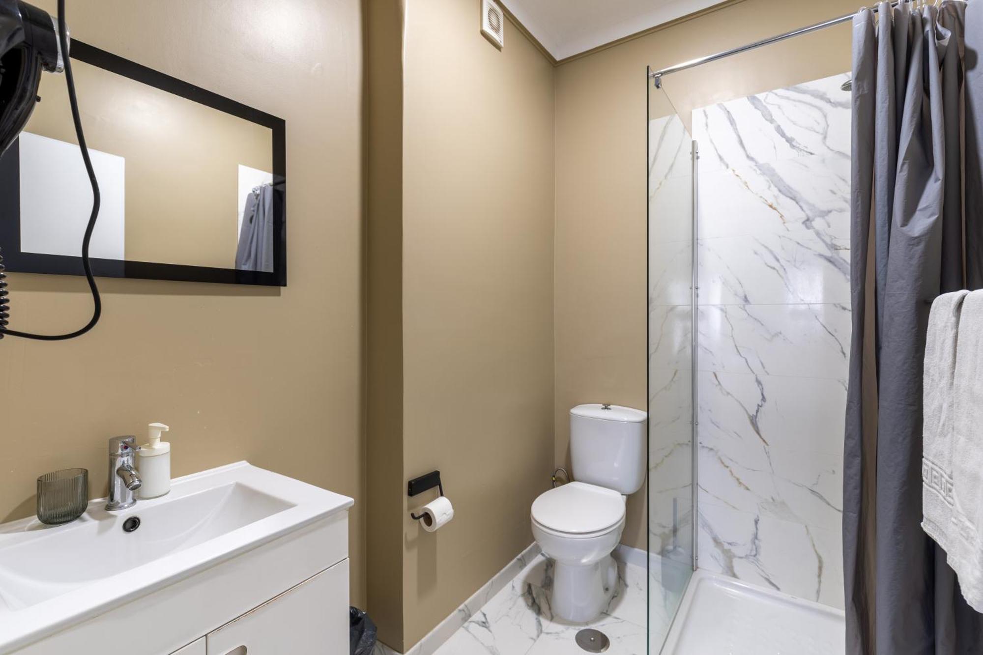 Double Room Private Bathroom