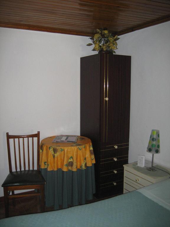 Quarto Individual com Banheiro Privativo