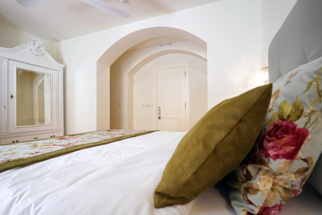 Deluxe Double or Twin Room Patio