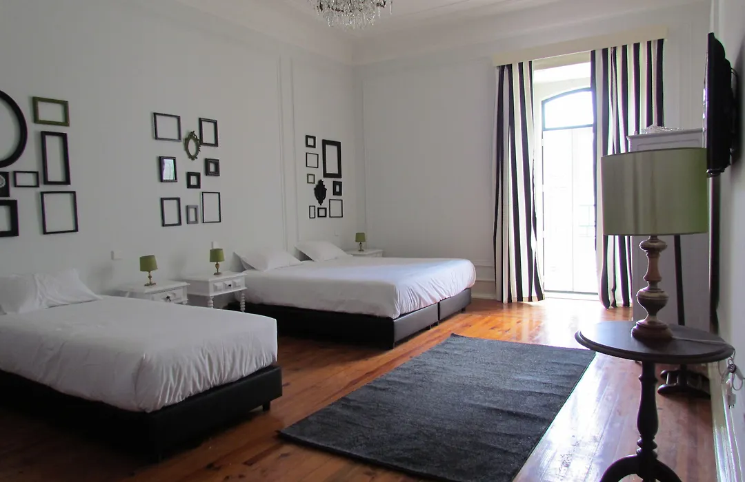 Typical Lisbon Guest House-1