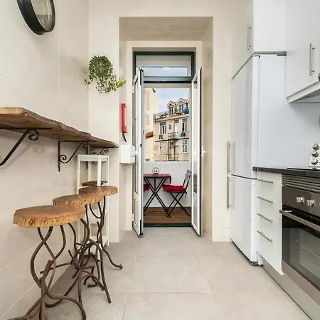 Retro M2 R4 - Lovely Double Room With Shared Bathroom-3