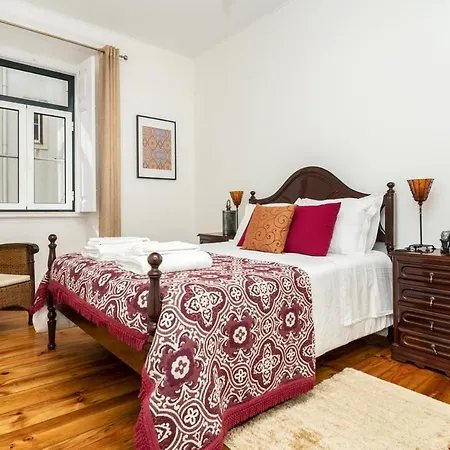 Exotic M2 R2 - Comfortable Classy Double Room With Shared Bath-3