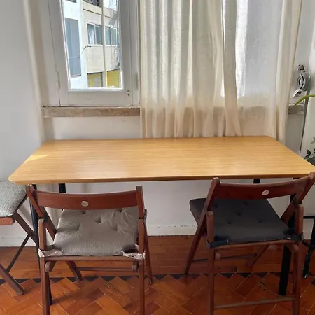 Maria Shared Apartment In Central Lisbon-3