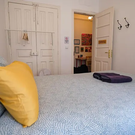 Lisbonera Guest House-3