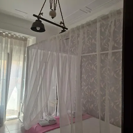 Zuni Guest House-3