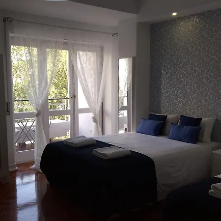4U Lisbon IV Guesthouse Airport-3