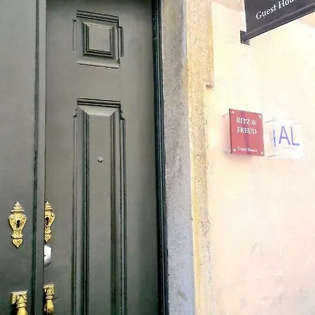 R & Freud Guest House-2